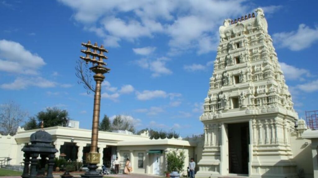 Upcoming Grand Hindu Mandirs: राम मंदिर के बाद अब भारत सरकार बनवाने वाली है यह बड़े मंदिर, जाने पूरी डिटेल