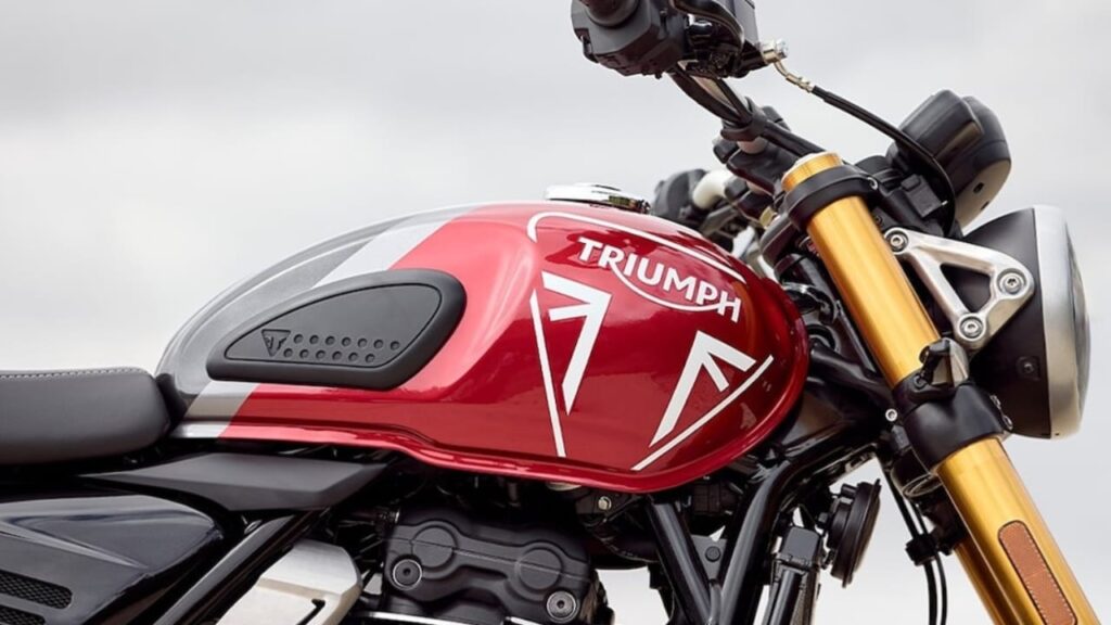 Triumph Speed 400 Discount: इस बाइक पर मिल रहा ₹10000 का बंपर डिस्काउंट, ऑफर सीमित समय के लिए