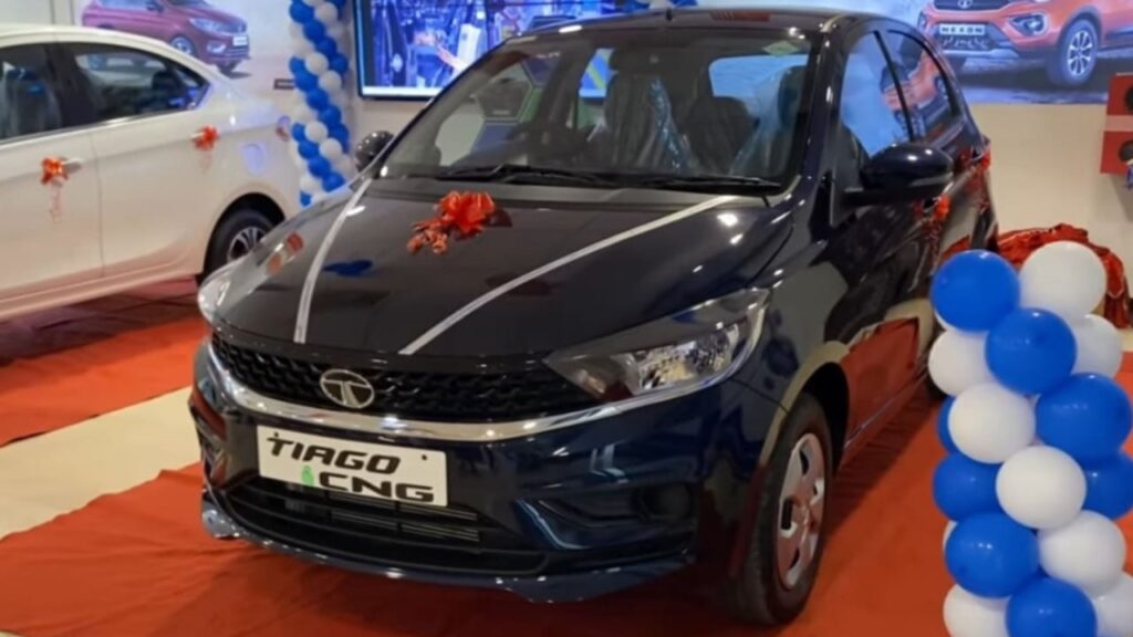 New Year Offer Tata Tiago: इस कार को खरीदना हुआ अब और आसान, कंपनी ने दी बड़ी राहत, बस इतनी कीमत पर लाए घर