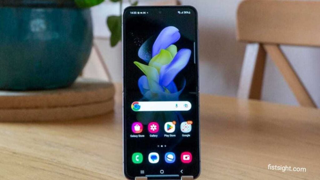 Samsung Galaxy Z Flip 4 5G Price In India: Samsung का यह फोन पूरे मार्केट में करता है दबंगई, कीमत है बस इतनी