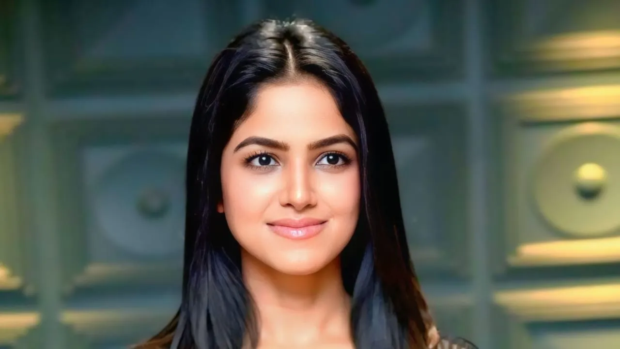 Drishika Chander Age, Height, Family, Boyfriend, Net Worth